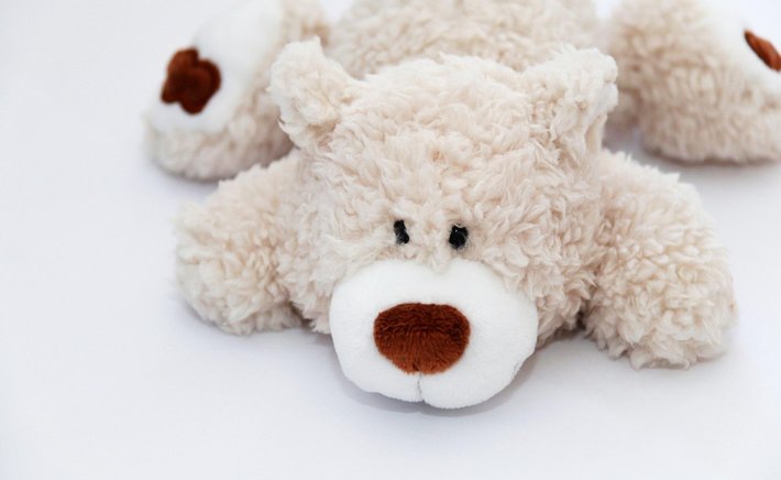Decluttering With Kids: How to Simplify a Family Home Without a Fight