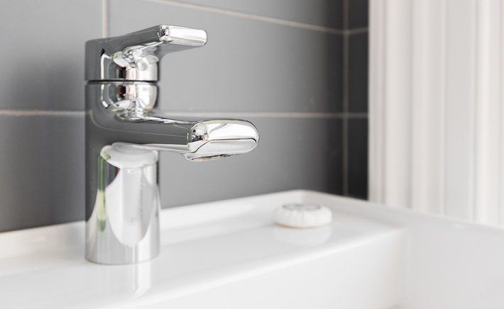 The Minimalist Bathroom: Small Changes That Make a Big Difference